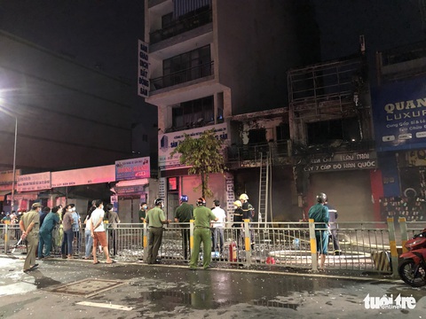 Cháy 2 căn nhà ở Tân Phú sau nhiều tiếng nổ lớn đinh tai - Ảnh 2. Cháy 2 căn nhà ở Tân Phú sau nhiều tiếng nổ lớn đinh tai - Ảnh 2.