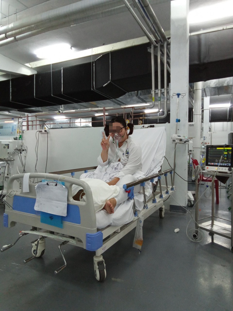 Cứu sống nữ bệnh nhân nặng 100kg nguy kịch vì COVID-19 - Ảnh 1. Cứu sống nữ bệnh nhân nặng 100kg nguy kịch vì COVID-19 - Ảnh 1.