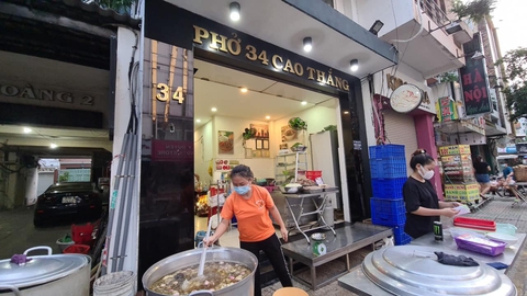 Lựa chọn một tô phở nóng để bắt đầu ngày mới - Ảnh 1. Lựa chọn một tô phở nóng để bắt đầu ngày mới - Ảnh 1.
