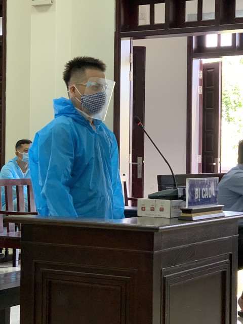 Tòa xem xét dấu hiệu tội lây truyền HIV của thầy giáo dâm ô học sinh - Ảnh 2. Tòa xem xét dấu hiệu tội lây truyền HIV của thầy giáo dâm ô học sinh - Ảnh 2.