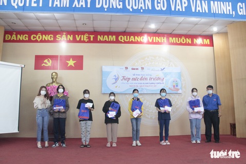 Dù thế nào cũng không bỏ cuộc - Ảnh 8. Dù thế nào cũng không bỏ cuộc - Ảnh 8.