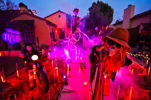 Đủ sắc màu thế giới mừng lễ hội hóa trang Halloween - Ảnh 3. Đủ sắc màu thế giới mừng lễ hội hóa trang Halloween - Ảnh 3.