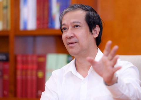 Bộ trưởng Nguyễn Kim Sơn: Mong mỏi lớn nhất của tôi là học sinh sớm được trở lại trường - Ảnh 1. Bộ trưởng Nguyễn Kim Sơn: Mong mỏi lớn nhất của tôi là học sinh sớm được trở lại trường - Ảnh 1.