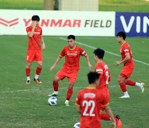 Vòng loại thứ 3 World Cup 2022: Đôi cánh nào cho tuyển Việt Nam? - Ảnh 1. Vòng loại thứ 3 World Cup 2022: Đôi cánh nào cho tuyển Việt Nam? - Ảnh 1.
