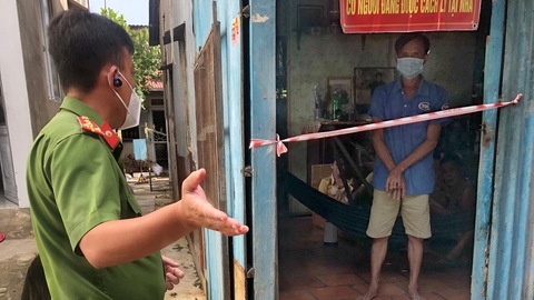 Người dân về quê: Quá tải khu cách ly, nguy cơ lây nhiễm chéo - Ảnh 2. Người dân về quê: Quá tải khu cách ly, nguy cơ lây nhiễm chéo - Ảnh 2.