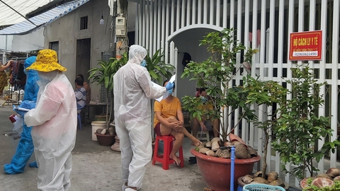 Người dân về quê: Quá tải khu cách ly, nguy cơ lây nhiễm chéo - Ảnh 3. Người dân về quê: Quá tải khu cách ly, nguy cơ lây nhiễm chéo - Ảnh 3.