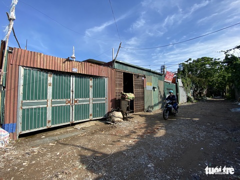 Nhân lúc người người chống COVID-19, ồ ạt chiếm đất công, phân lô bán, chỉ cần cọc 10 triệu - Ảnh 5. Nhân lúc người người chống COVID-19, ồ ạt chiếm đất công, phân lô bán, chỉ cần cọc 10 triệu - Ảnh 5.
