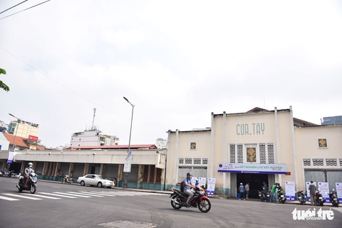 Hình ảnh chợ Bến Thành hoạt động trở lại - Ảnh 10. Hình ảnh chợ Bến Thành hoạt động trở lại - Ảnh 10.