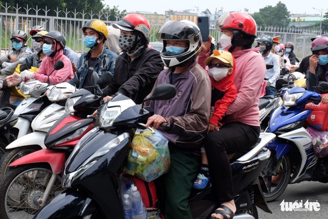Đồng Nai đang đưa thêm gần 20.000 lao động về quê - Ảnh 5. Đồng Nai đang đưa thêm gần 20.000 lao động về quê - Ảnh 5.
