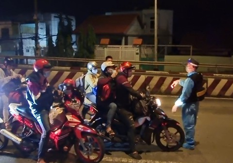 Bình Dương thống nhất với TP.HCM cho xe cá nhân lưu thông vùng giáp ranh - Ảnh 1. Bình Dương thống nhất với TP.HCM cho xe cá nhân lưu thông vùng giáp ranh - Ảnh 1.