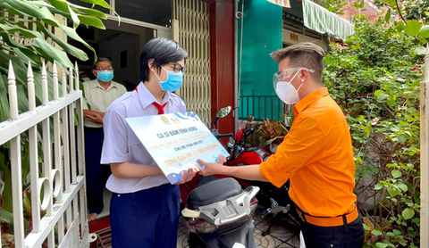 Hồ Ngọc Hà, Khả Như cùng hơn 1.000 người nổi tiếng lan tỏa năng lượng tích cực cho thành phố - Ảnh 2. Hồ Ngọc Hà, Khả Như cùng hơn 1.000 người nổi tiếng lan tỏa năng lượng tích cực cho thành phố - Ảnh 2.