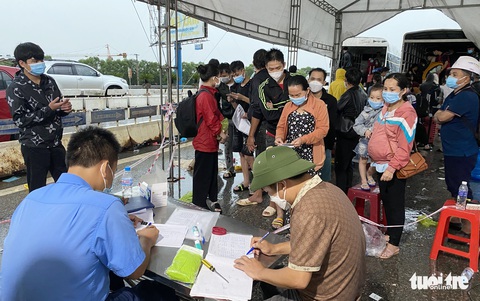 Nghệ An hỏa tốc mở lại các khu cách ly tập trung đón người dân về quê - Ảnh 1. Nghệ An hỏa tốc mở lại các khu cách ly tập trung đón người dân về quê - Ảnh 1.