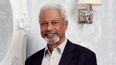 Nhà văn Abdulrazak Gurnah, người Tanzania sống ở Anh, đoạt giải Nobel văn chương 2021 - Ảnh 2. Nhà văn Abdulrazak Gurnah, người Tanzania sống ở Anh, đoạt giải Nobel văn chương 2021 - Ảnh 2.