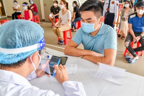 Đưa công nghệ thông tin vào tiêm chủng tại Nhà Bè - Ảnh 2. Đưa công nghệ thông tin vào tiêm chủng tại Nhà Bè - Ảnh 2.