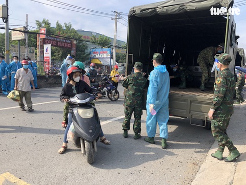 Bà con muốn về quê, xin hãy gọi 069.652.401 hoặc 02866.822.000 - Ảnh 1. Bà con muốn về quê, xin hãy gọi 069.652.401 hoặc 02866.822.000 - Ảnh 1.