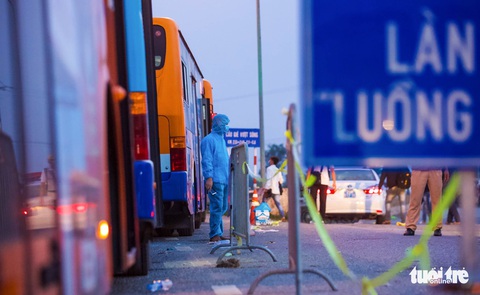 Hàng nghìn người về đến cửa ngõ Hà Nội sau hành trình gần 2.000km - Ảnh 8. Hàng nghìn người về đến cửa ngõ Hà Nội sau hành trình gần 2.000km - Ảnh 8.