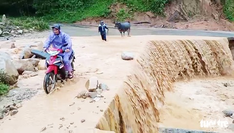 Vạn dặm về quê, thấy được tình người không đong đếm - Ảnh 3. Vạn dặm về quê, thấy được tình người không đong đếm - Ảnh 3.
