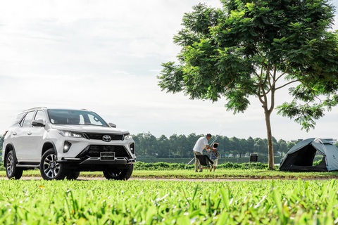 Bán ra hơn một năm, vì sao Toyota Fortuner Legender vẫn hút khách? - Ảnh 2. Bán ra hơn một năm, vì sao Toyota Fortuner Legender vẫn hút khách? - Ảnh 2.