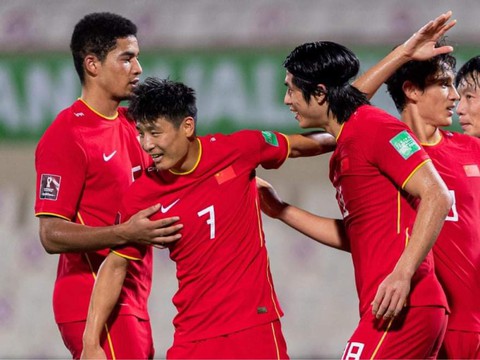 Tuyển Việt Nam thua Trung Quốc 2-3 ở vòng loại World Cup 2022 - Ảnh 2. Tuyển Việt Nam thua Trung Quốc 2-3 ở vòng loại World Cup 2022 - Ảnh 2.
