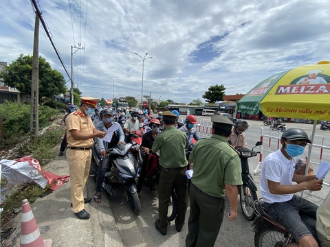 Quảng Nam quy định mới với người đến từ Đà Nẵng và các tỉnh, thành khác - Ảnh 1. Quảng Nam quy định mới với người đến từ Đà Nẵng và các tỉnh, thành khác - Ảnh 1.