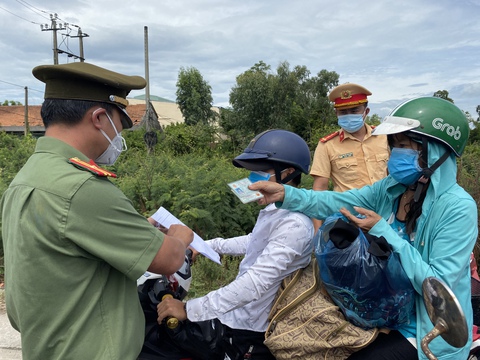 Quảng Nam quy định mới với người đến từ Đà Nẵng và các tỉnh, thành khác - Ảnh 2. Quảng Nam quy định mới với người đến từ Đà Nẵng và các tỉnh, thành khác - Ảnh 2.