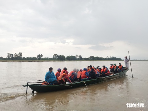 Miền Trung mưa lớn, nước sông dâng cao, nhiều nơi bị ngập - Ảnh 3. Miền Trung mưa lớn, nước sông dâng cao, nhiều nơi bị ngập - Ảnh 3.