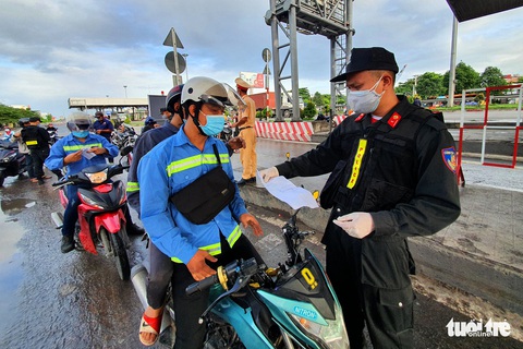 Người dân Đồng Nai được đi lại trong tỉnh, bỏ giấy đi đường, chốt kiểm soát - Ảnh 2. Người dân Đồng Nai được đi lại trong tỉnh, bỏ giấy đi đường, chốt kiểm soát - Ảnh 2.
