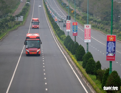 Đón bà con về, thấy vui trong lòng - Ảnh 13. Đón bà con về, thấy vui trong lòng - Ảnh 13.