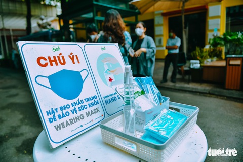 Bạn trẻ tham quan đường sách TP.HCM trong ngày đầu đón khách trở lại - Ảnh 6. Bạn trẻ tham quan đường sách TP.HCM trong ngày đầu đón khách trở lại - Ảnh 6.