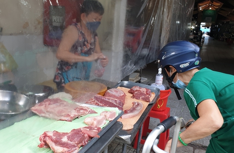 Người chăn nuôi thua lỗ nặng, đề nghị hạn chế nhập thịt heo - Ảnh 1. Người chăn nuôi thua lỗ nặng, đề nghị hạn chế nhập thịt heo - Ảnh 1.