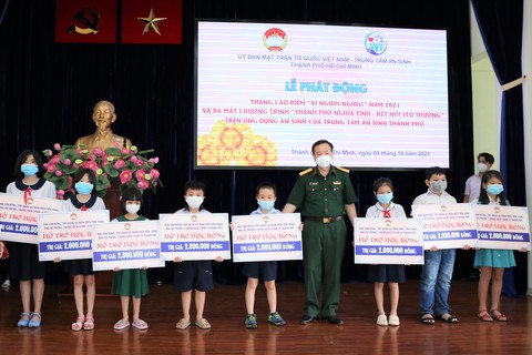 Dành tiền thưởng chống dịch hỗ trợ trẻ mồ côi - Ảnh 1. Dành tiền thưởng chống dịch hỗ trợ trẻ mồ côi - Ảnh 1.