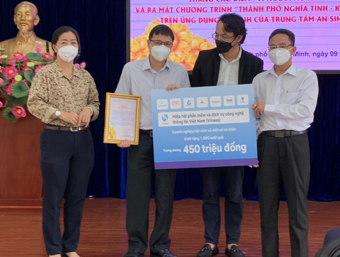 TP.HCM: Thêm 3 gói nhu yếu phẩm, điện, nước hỗ trợ người dân trên ứng dụng An sinh - Ảnh 3. TP.HCM: Thêm 3 gói nhu yếu phẩm, điện, nước hỗ trợ người dân trên ứng dụng An sinh - Ảnh 3.