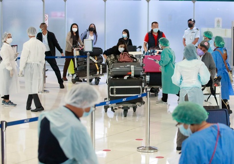 Thái Lan đón hàng trăm du khách châu Âu ngày đầu mở cửa - Ảnh 2. Thái Lan đón hàng trăm du khách châu Âu ngày đầu mở cửa - Ảnh 2.