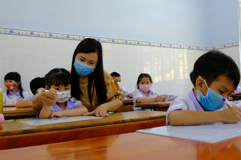 Đắk Nông tạm ngưng truy thu 5,5 tỉ tiền chi vượt phụ cấp giáo viên - Ảnh 1. Đắk Nông tạm ngưng truy thu 5,5 tỉ tiền chi vượt phụ cấp giáo viên - Ảnh 1.