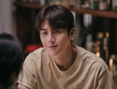 Kim Seon Ho được minh oan, suýt tan sự nghiệp vì phong sát - Ảnh 1. Kim Seon Ho được minh oan, suýt tan sự nghiệp vì phong sát - Ảnh 1.