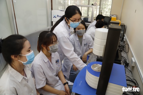 Sinh viên năm cuối ở TP.HCM trở lại trường từ sáng 1-11 - Ảnh 3. Sinh viên năm cuối ở TP.HCM trở lại trường từ sáng 1-11 - Ảnh 3.