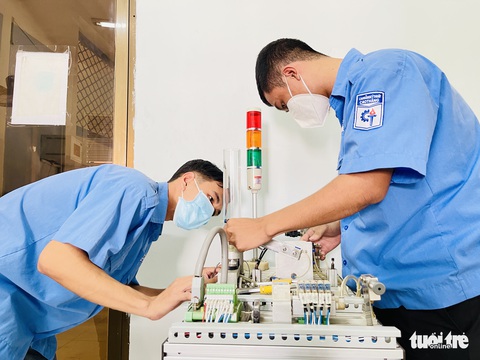 Sinh viên năm cuối ở TP.HCM trở lại trường từ sáng 1-11 - Ảnh 7. Sinh viên năm cuối ở TP.HCM trở lại trường từ sáng 1-11 - Ảnh 7.