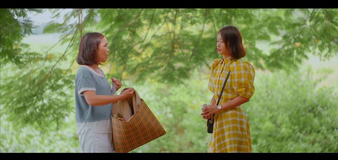 11 tháng 5 ngày: 30 chưa phải là tết, phim gần hết vẫn không quên tấu hài! - Ảnh 4. 11 tháng 5 ngày: 30 chưa phải là tết, phim gần hết vẫn không quên tấu hài! - Ảnh 4.