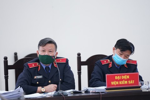 Vụ Gang thép Thái Nguyên: VKS đề nghị giảm án cho hai bị cáo đã khắc phục hết hậu quả - Ảnh 2. Vụ Gang thép Thái Nguyên: VKS đề nghị giảm án cho hai bị cáo đã khắc phục hết hậu quả - Ảnh 2.