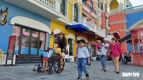 Phú Quốc bắt đầu đón du khách quốc tế vào ngày 20-11 - Ảnh 2. Phú Quốc bắt đầu đón du khách quốc tế vào ngày 20-11 - Ảnh 2.