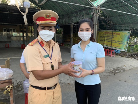 ‘Hoa hậu cải lương’ tiếp cận giới trẻ bằng cả tâm tình - Ảnh 6. ‘Hoa hậu cải lương’ tiếp cận giới trẻ bằng cả tâm tình - Ảnh 6.