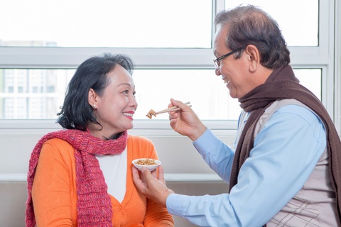 Người ngoài 50 tuổi mắc mỡ máu cao, cẩn thận đột quỵ bất ngờ vào mùa lạnh - Ảnh 2. Người ngoài 50 tuổi mắc mỡ máu cao, cẩn thận đột quỵ bất ngờ vào mùa lạnh - Ảnh 2.