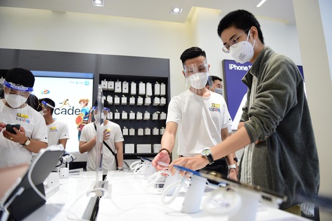 Thế Giới Di Động bán 18.000 iPhone 13 trong 7 ngày mở bán, thu 500 tỉ đồng - Ảnh 3. Thế Giới Di Động bán 18.000 iPhone 13 trong 7 ngày mở bán, thu 500 tỉ đồng - Ảnh 3.