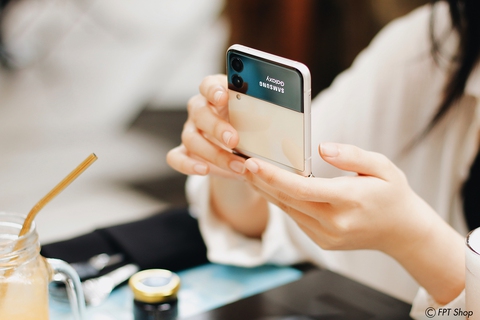 Nhận ưu đãi đến 4 triệu đồng khi mua Galaxy Z Fold3, Flip3 tại FPT Shop - Ảnh 2. Nhận ưu đãi đến 4 triệu đồng khi mua Galaxy Z Fold3, Flip3 tại FPT Shop - Ảnh 2.