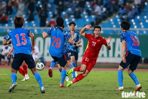 Công Phượng, Tiến Linh bất lực trước hai ngôi sao phòng ngự Nhật Bản - Ảnh 6. Công Phượng, Tiến Linh bất lực trước hai ngôi sao phòng ngự Nhật Bản - Ảnh 6.