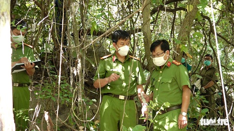 Bắt tạm giam yêu râu xanh hiếp dâm rồi bóp cổ bé gái 12 tuổi đến chết - Ảnh 2. Bắt tạm giam yêu râu xanh hiếp dâm rồi bóp cổ bé gái 12 tuổi đến chết - Ảnh 2.