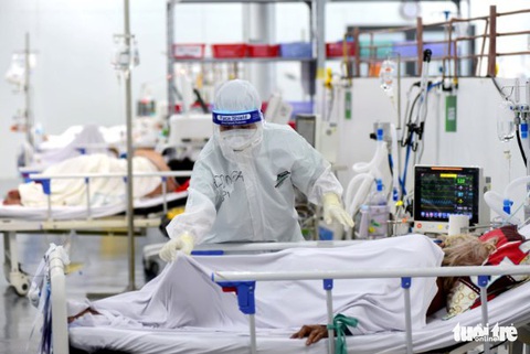Sở Y tế TP.HCM: Phần lớn ca chết do COVID-19 là người lớn tuổi, người có bệnh nền - Ảnh 1.