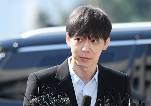 Hoàng tử gác mái Park Yoo Chun bị tòa án cấm lên truyền hình, cấm hoạt động showbiz vì bê bối - Ảnh 1. Hoàng tử gác mái Park Yoo Chun bị tòa án cấm lên truyền hình, cấm hoạt động showbiz vì bê bối - Ảnh 1.