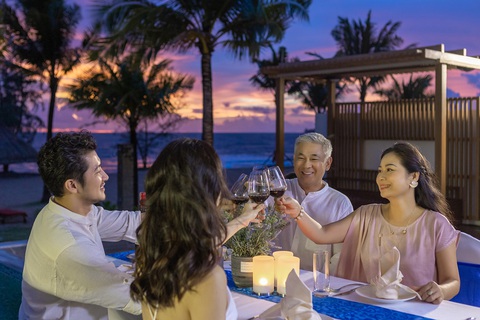 Ngắm hoàng hôn tuyệt đẹp từ ‘ngôi nhà thứ 2’ trên bãi Ông Lang - Ảnh 2. Ngắm hoàng hôn tuyệt đẹp từ ‘ngôi nhà thứ 2’ trên bãi Ông Lang - Ảnh 2.