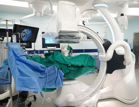 Vinmec tái tạo chính xác dây chằng chéo trước khớp gối với phương pháp “ánh xạ giải phẫu” - Ảnh 1. Vinmec tái tạo chính xác dây chằng chéo trước khớp gối với phương pháp “ánh xạ giải phẫu” - Ảnh 1.